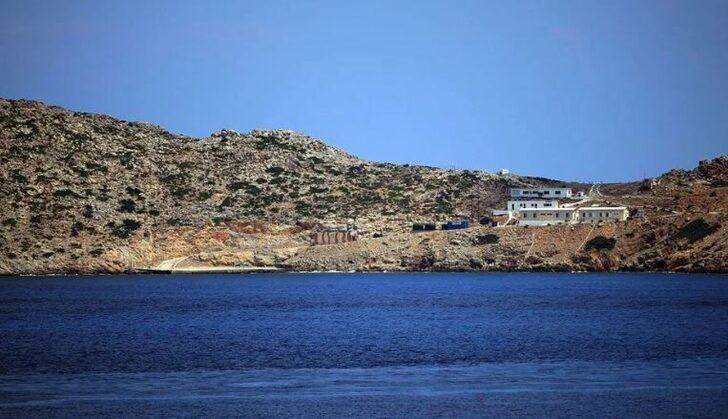 Bodrum'a 8 km uzaklıktaki Keçi Adası'nda Yunan provokasyonu! Adadaki askerler ve yerleştirilen ağır silahlar görüntülendi G1