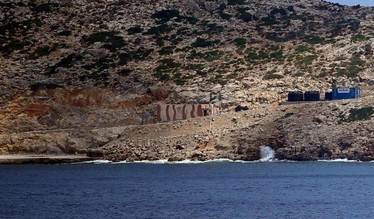 Bodrum'a 8 km uzaklıktaki Keçi Adası'nda Yunan provokasyonu! Adadaki askerler ve yerleştirilen ağır silahlar görüntülendi G4