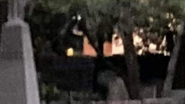 Tüyler ürperten iddia: 134 yıl önce öldü, mezarlıkta yürümeye devam ediyor! Bir kez daha kameraya yansıdı