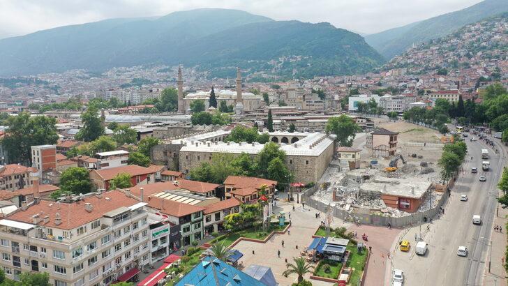 Bursa'daki Tarihi Çarşı ve Hanlar Bölgesi'nin çevresinde bina yıkımı sürüyor G2