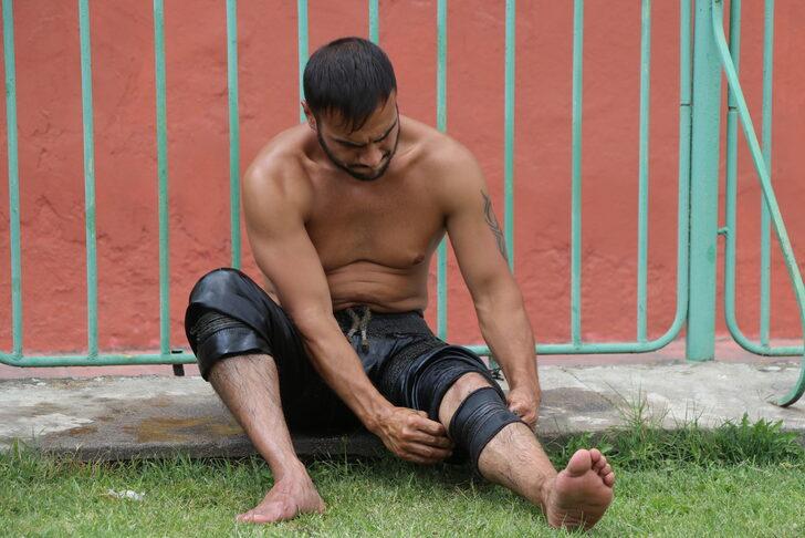 Edirne'de Kırkpınar'a hazırlanan pehlivanlar, özellikle öğlen saatlerinde çalışıyor G5