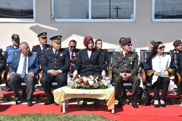 Afyonkarahisar'da Polis Eğitim Merkezi'nde mezuniyet sevinci G4