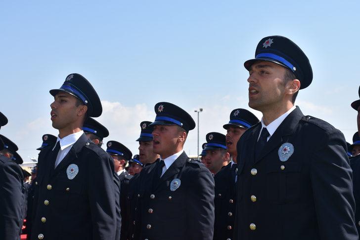 Afyonkarahisar'da Polis Eğitim Merkezi'nde mezuniyet sevinci G5