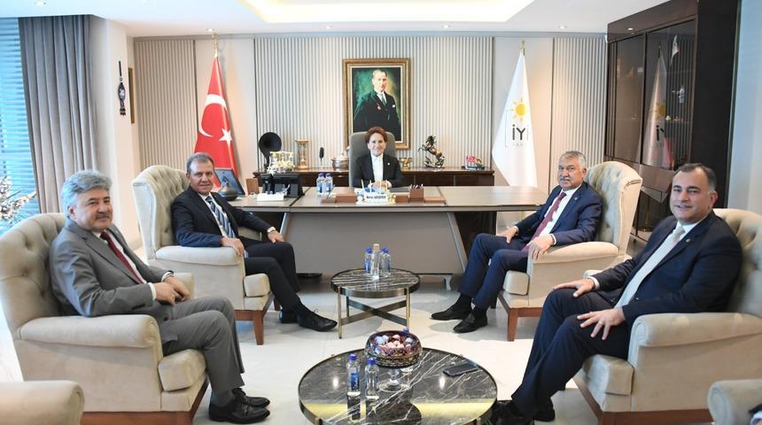 Akşener, Adana ve Mersin büyükşehir belediye başkanlarıyla görüştü