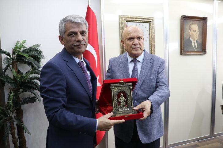 Kültür ve Turizm Bakan Yardımcısı Nadir Alpaslan, Bayburt'ta ziyaretlerde bulundu G4