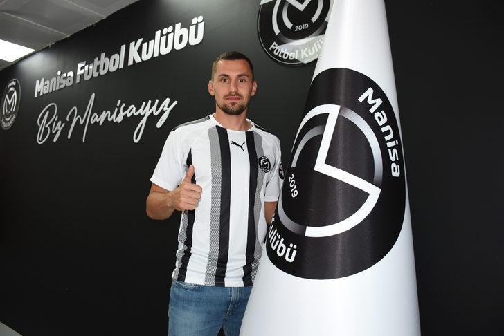 Manisa FK, orta saha oyuncusu Burak Altıparmak'ı transfer etti G3