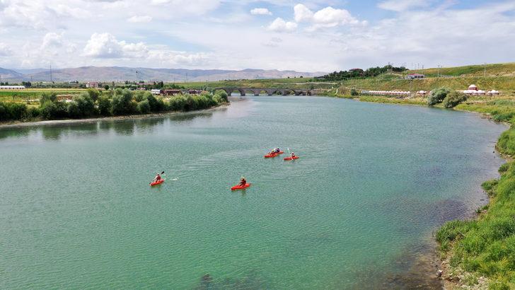 Muş'ta üniversite öğrencileri kano heyecanı yaşadı G4