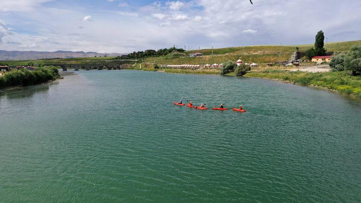 Muş'ta üniversite öğrencileri kano heyecanı yaşadı G5