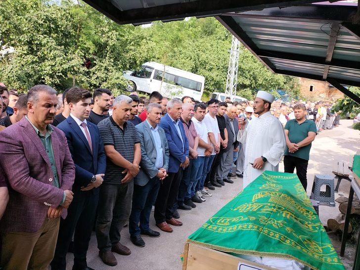 Ordu'da elektrikle balık avlarken akıma kapılarak ölen 2 kuzenin cenazeleri defnedildi G1