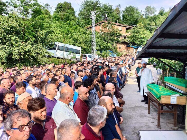 Ordu'da elektrikle balık avlarken akıma kapılarak ölen 2 kuzenin cenazeleri defnedildi G2