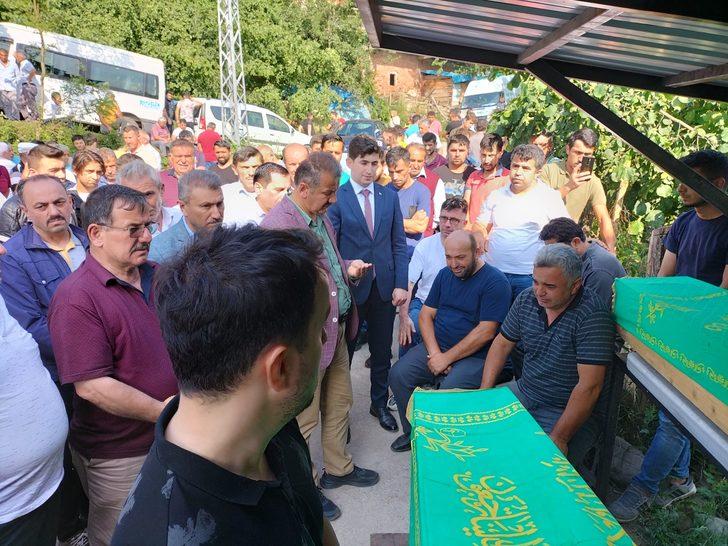 Ordu'da elektrikle balık avlarken akıma kapılarak ölen 2 kuzenin cenazeleri defnedildi G3