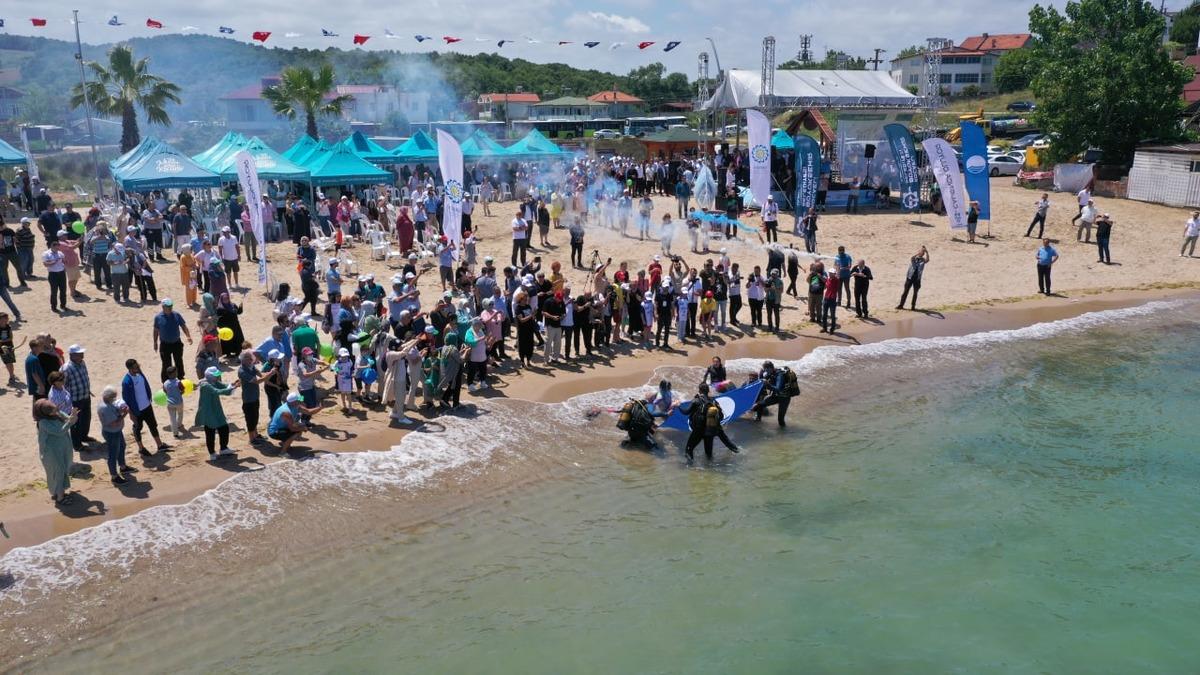 Kocaeli'de Seyrek Plajı'na mavi bayrak asıldı