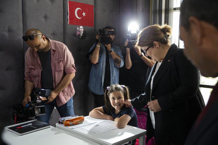 Aile ve Sosyal Hizmetler Bakanı Yanık, Engelsiz Yaşam Merkezini ziyaret etti: G5