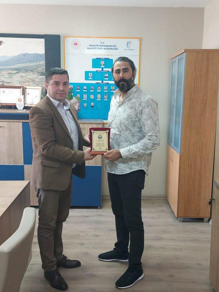 Şanlıurfa'da 5 milyon liralık dolandırıcılığı önleyen tapu memurlarına ödül G2