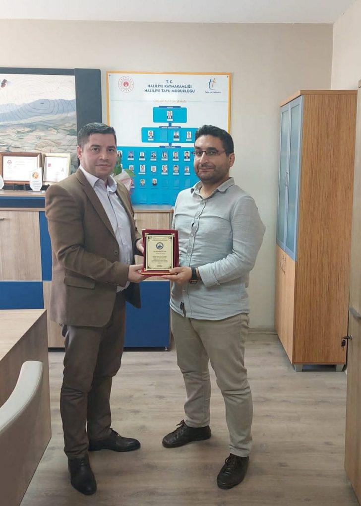 Şanlıurfa'da 5 milyon liralık dolandırıcılığı önleyen tapu memurlarına ödül G3