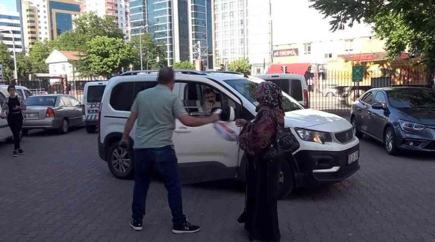 Anne yüreği... Cezaevine giden oğluna döner getirdi