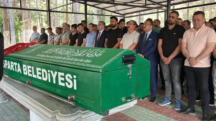 Isparta'da eşi tarafından öldürülen hamile kadının cenazesi toprağa verildi G2