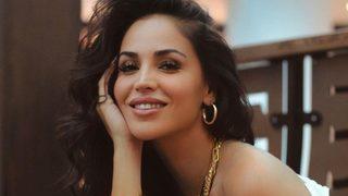 Twerk videosuyla olay olmuştu! Survivor Berna Keklikler kırmızı mini elbisesiyle nefes kesti!