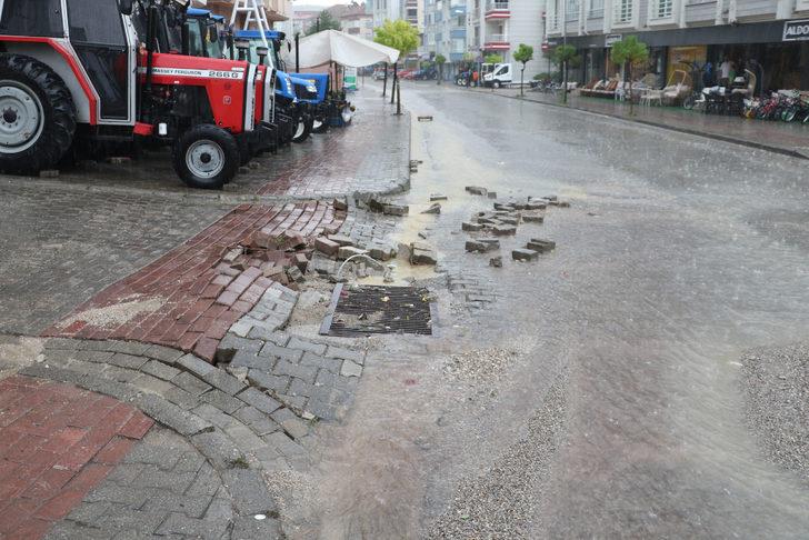 Samsun'da sağanak ve dolu etkili oldu G4