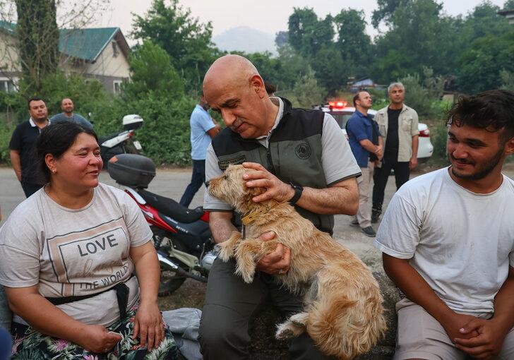 Tarım ve Orman Bakanı Vahit Kirişci, Marmaris'te orman yangını bölgesinde açıklama yaptı: G3