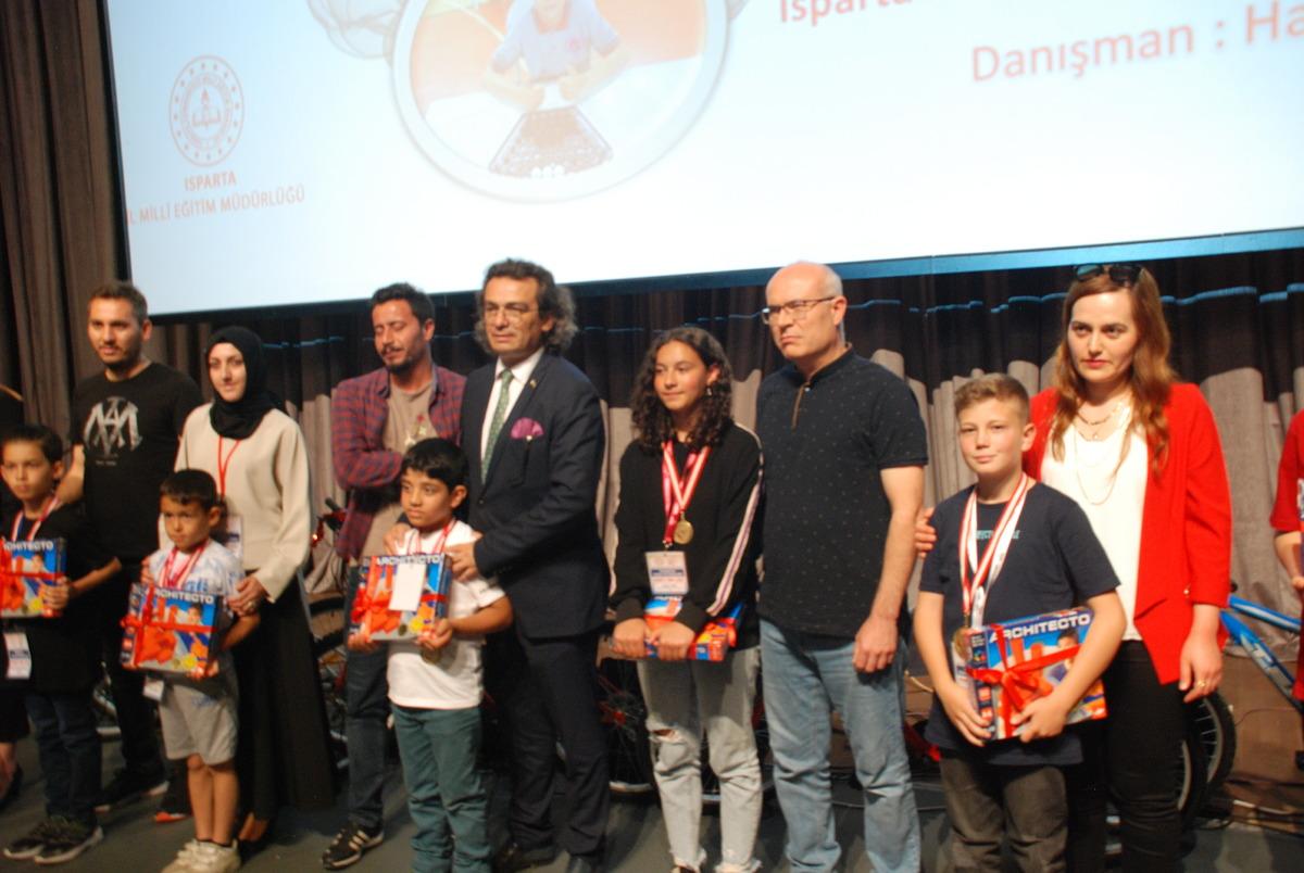 Isparta'da d&uuml;zenlenen Zeka Oyunları Ş&ouml;leni sona erdi