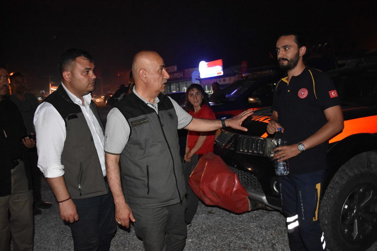 Tarım ve Orman Bakanı Kirişci, Marmaris'te orman yangını b&ouml;lgesinde a&ccedil;ıklama yaptı: