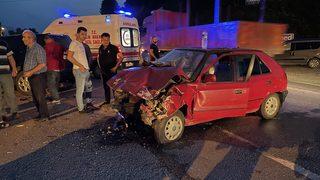 Sakarya'da ciple otomobilin çarpıştığı kazada 3 kişi yaralandı