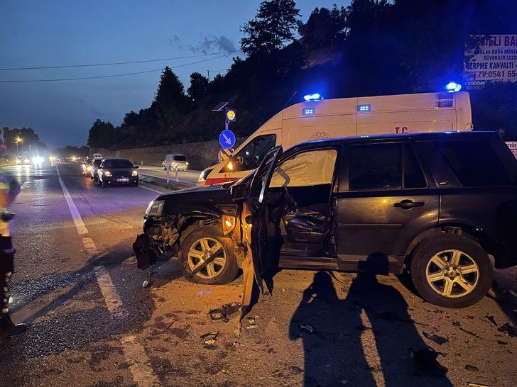 Sakarya'da ciple otomobilin çarpıştığı kazada 3 kişi yaralandı G2