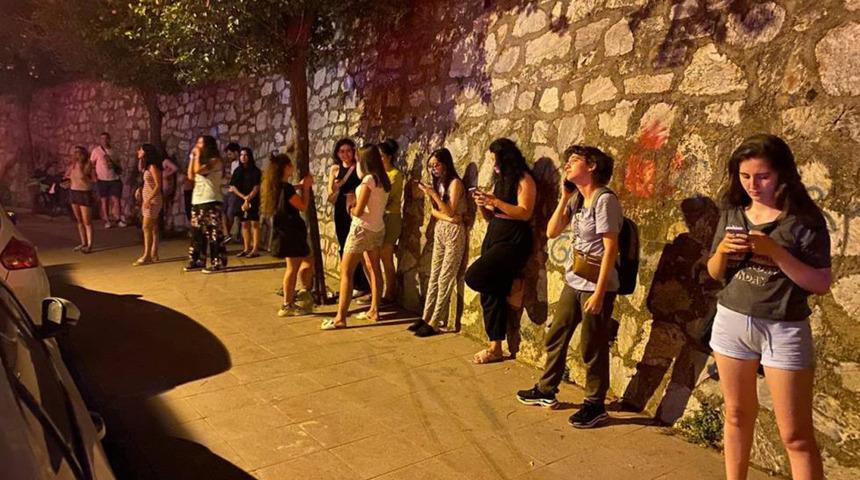 Kız öğrenci yurdunda korku dolu anlar! Öğrenciler sokağa döküldü