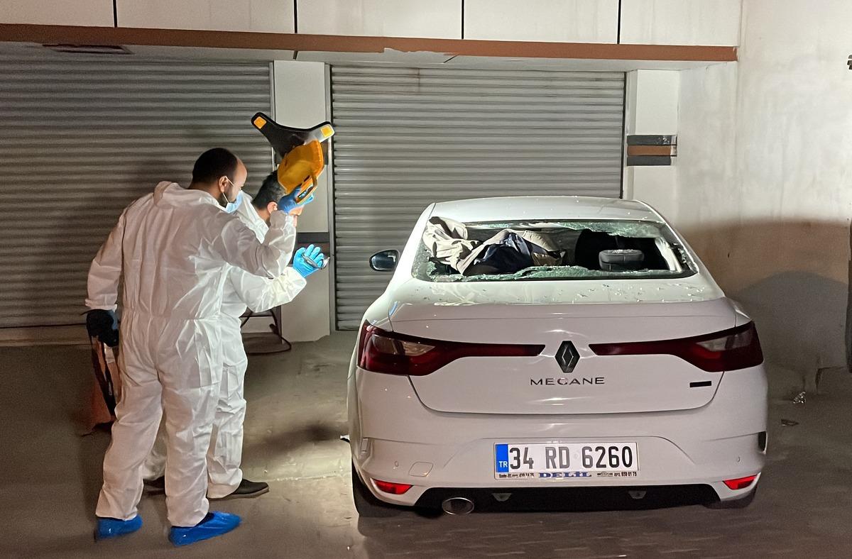 Esenyurt'ta ara&ccedil; park etme meselesinden &ccedil;ıkan kavgada iki kişi yaralandı