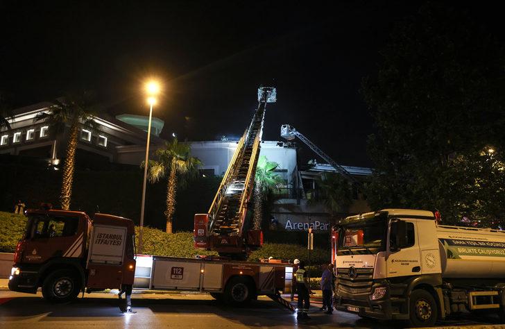 Küçükçekmece’de alışveriş merkezinde çıkan yangın söndürüldü G2