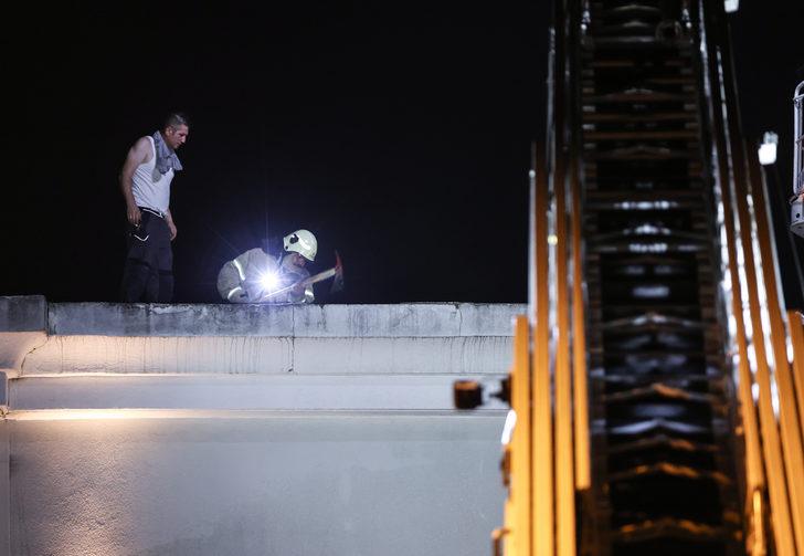 Küçükçekmece’de alışveriş merkezinde çıkan yangın söndürüldü G3