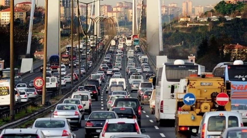 İstanbul'da trafik yoğunluğu yüzde 90'u gördü