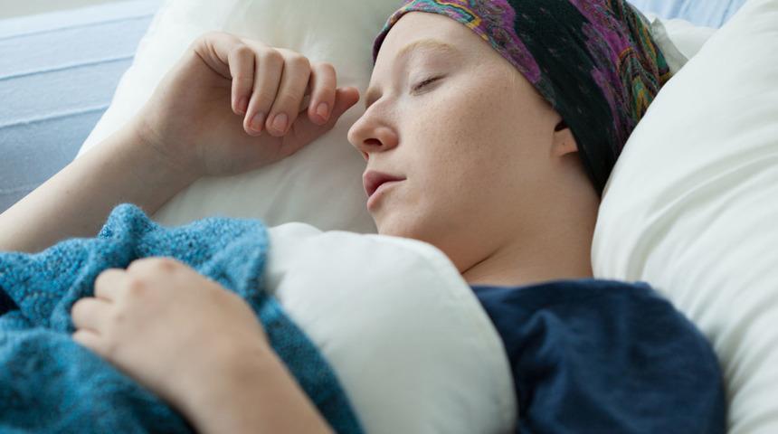 Hastalar uyuyunca tümörler uyanıyor! Meme kanseri geceleri daha çok yayılıyor