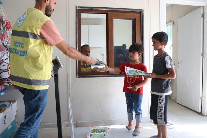 Şanlıurfa'da öğrenciler "Atığını Getir Karne Hediyeni Götür" kampanyasına katılıyor G3