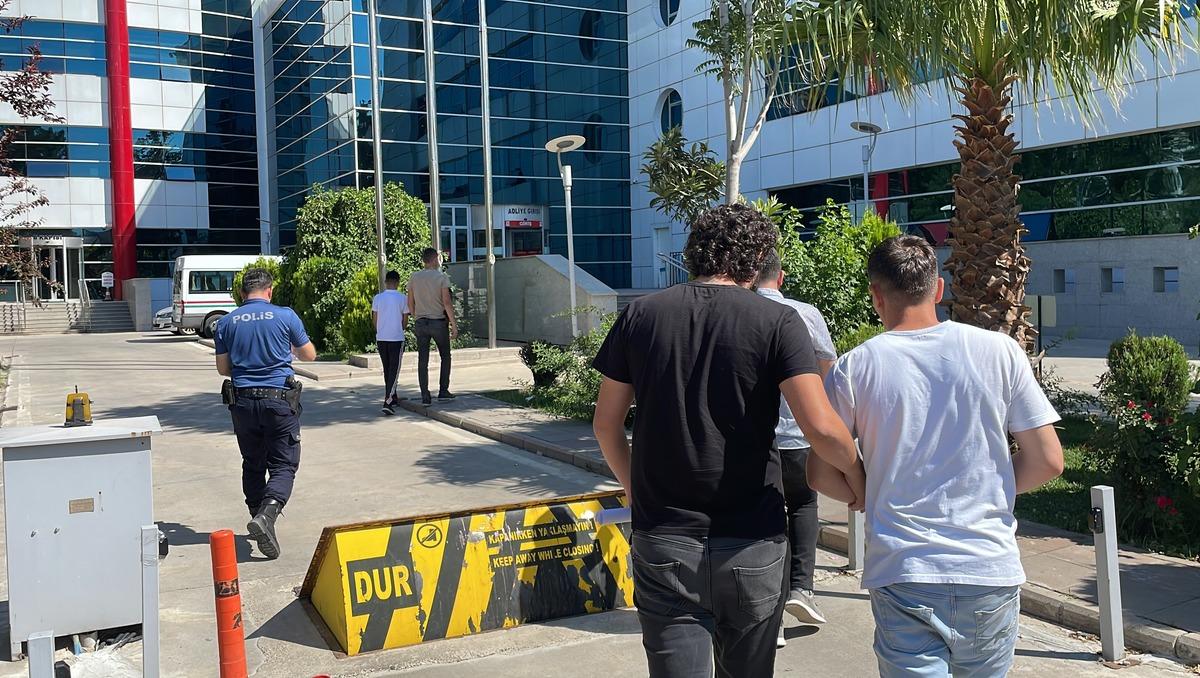 G&Uuml;NCELLEME - Adıyaman'da otomobilin LPG tankına uyuşturucu gizleyen 2 ş&uuml;pheli tutuklandı