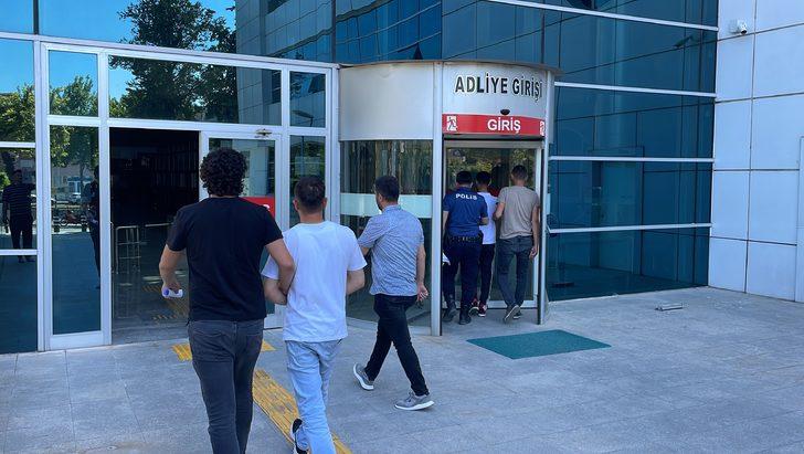 GÜNCELLEME - Adıyaman'da otomobilin LPG tankına uyuşturucu gizleyen 2 şüpheli tutuklandı G3