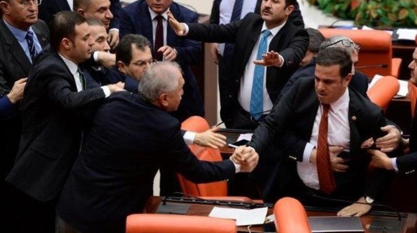 Meclis'te İstiklal Marşı kavgası