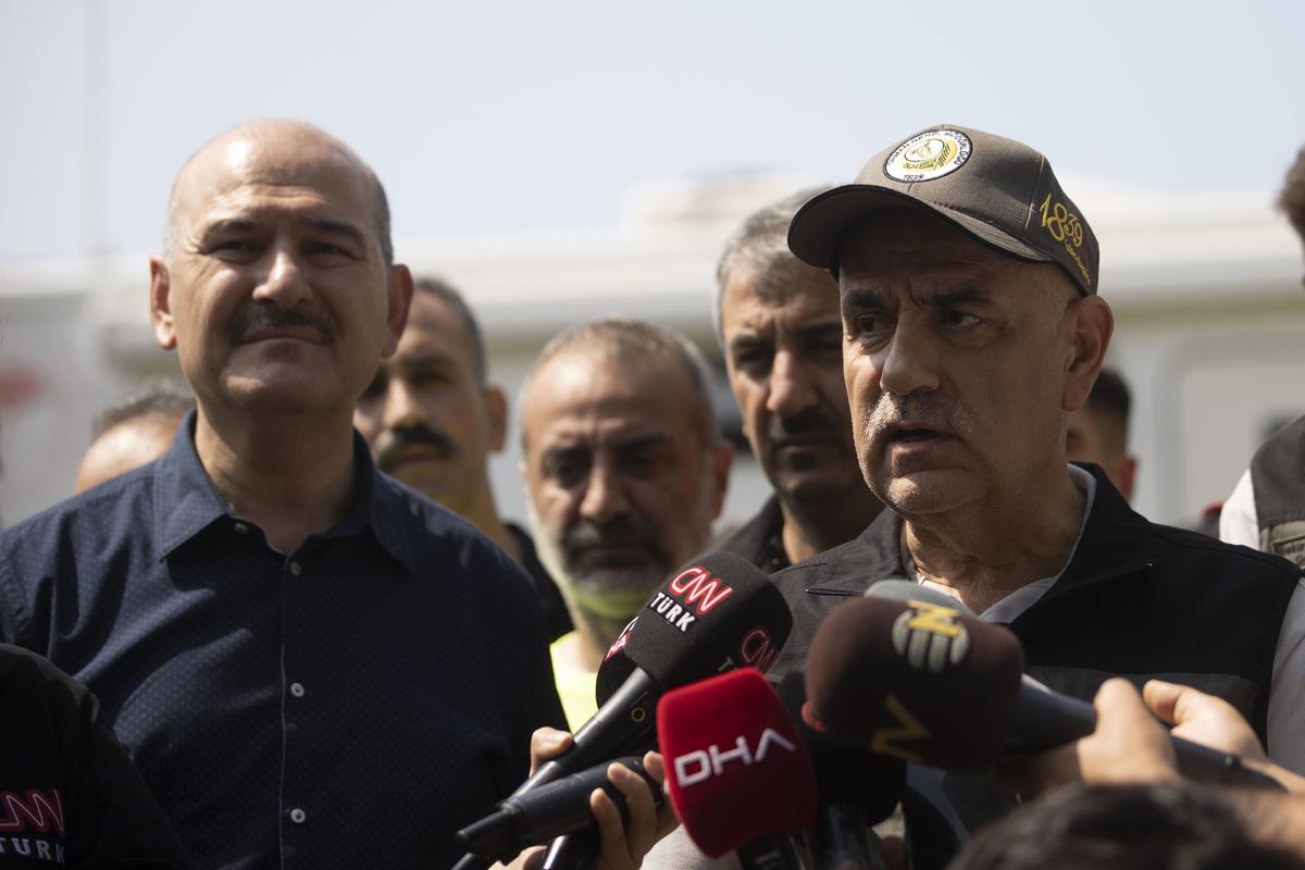 Bakanlar Kirişci ve Soylu, Marmaris'teki yangınla ilgili a&ccedil;ıklama yaptı (2)