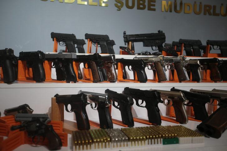 Bursa'da polisin düzenlediği operasyonda gözaltına alınan 4 kişi tutuklandı G2