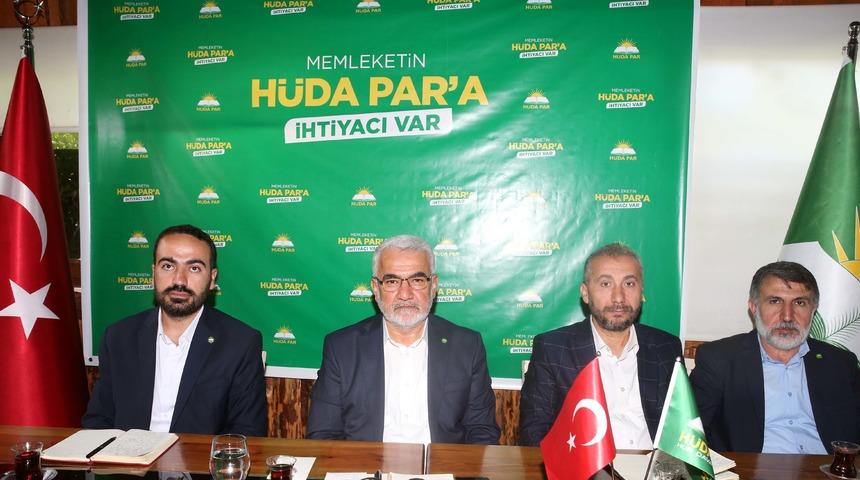 HÜDA PAR Genel Başkanı Yapıcıoğlu, Tokat'ta basın toplantısında konuştu: