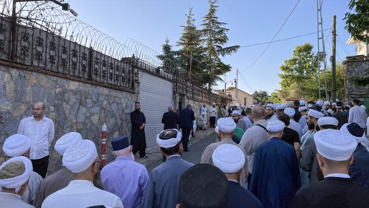 Mahmut Ustaosmanoğlu'nun evinin önündeki taziye ziyaretleri sürüyor G5