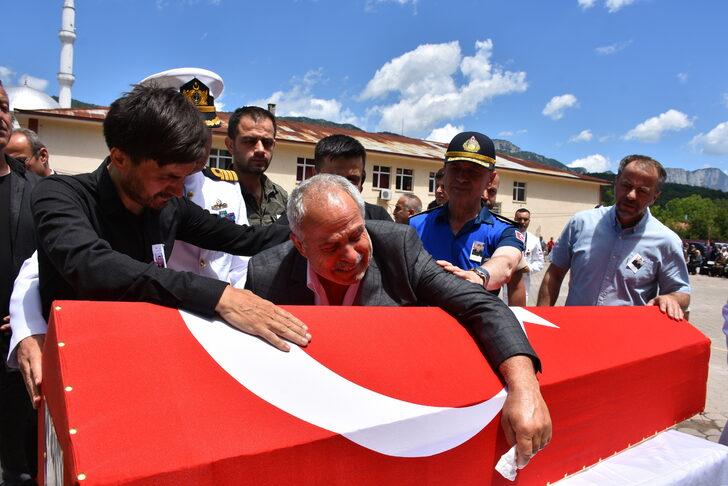 Şehit Topçu Uzman Çavuş Özkaya, son yolculuğuna uğurlandı G5