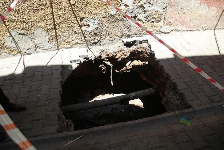 Şanlıurfa'da göçük meydana gelen sokaktaki 14 ev tahliye edilecek G4