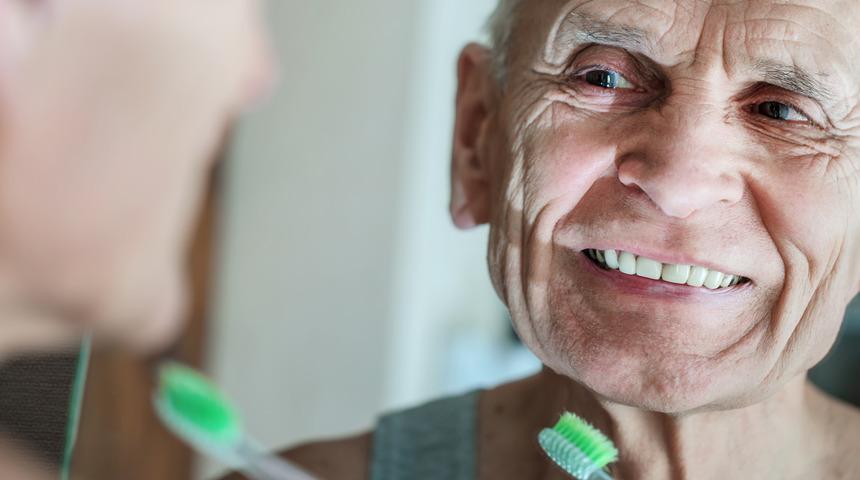 Uzun ömürlü bir hayat için dişlerinizi ne zaman fırçaladığınız çok önemli