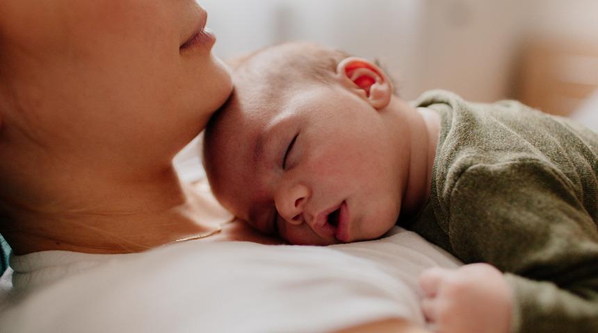 Ebeveynler dikkat! Bunu yapmak bebeklerin &ouml;lme riskini arttırıyor  