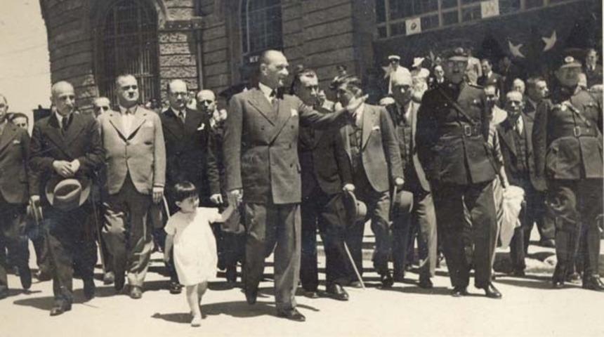 En g&uuml;zel 23 Nisan kutlama mesajları ve Ulusal Egemenlik ve &Ccedil;ocuk Bayramı şiirleri