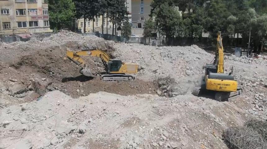 'Dünyanın en saçma binası' tarih oldu geriye molozu kaldı! 