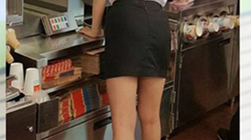 B&ouml;le Bir G&uuml;zellik Ger&ccedil;ek Olamaz Herkes Onu G&ouml;rmek İ&ccedil;in Bu Restorana Geliyor!