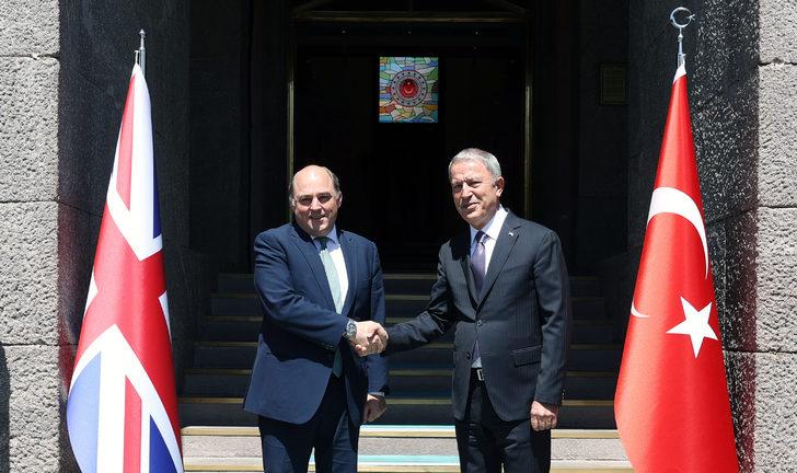 Milli Savunma Bakanı Akar, İngiltere Savunma Bakanı Wallace ile bir araya geldi G2
